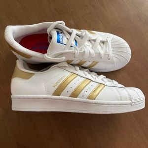 Adidas - Superstar Originals - white and gold Size 6